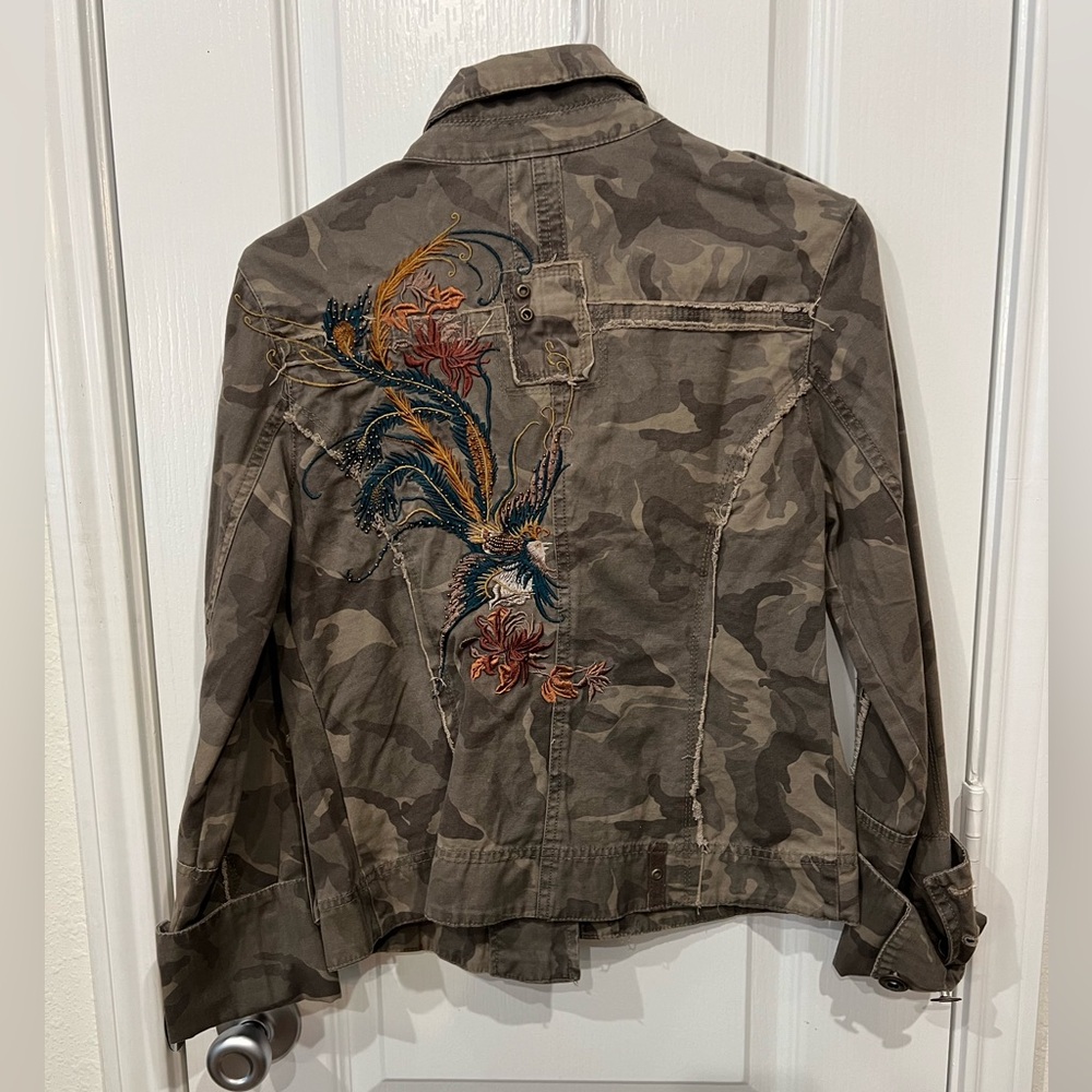 Women’s Camo Embroidered Jacket